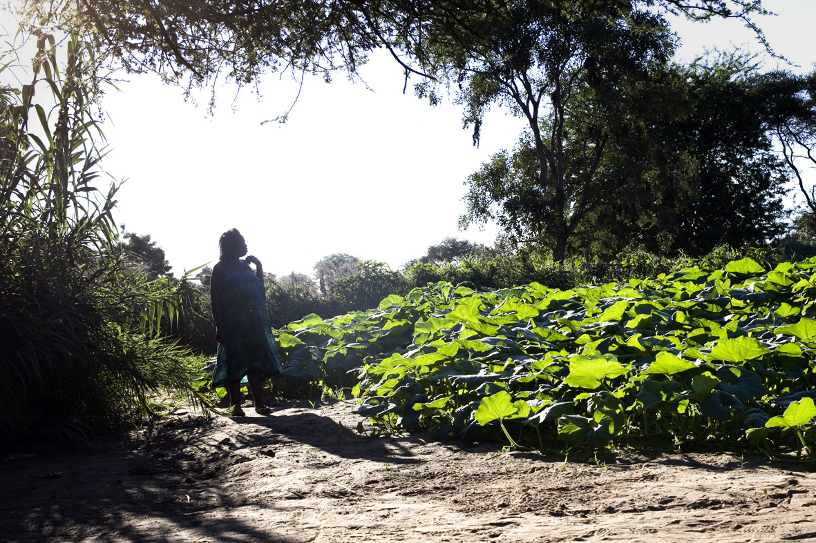 alex fischer, fotograf, darmstadt,  2011, native, afrika, african, afrikaner, namibia, kavango, nyangana, gumma, dorf, dorfleben, tradition, traditionell, eingeborene, 2011 